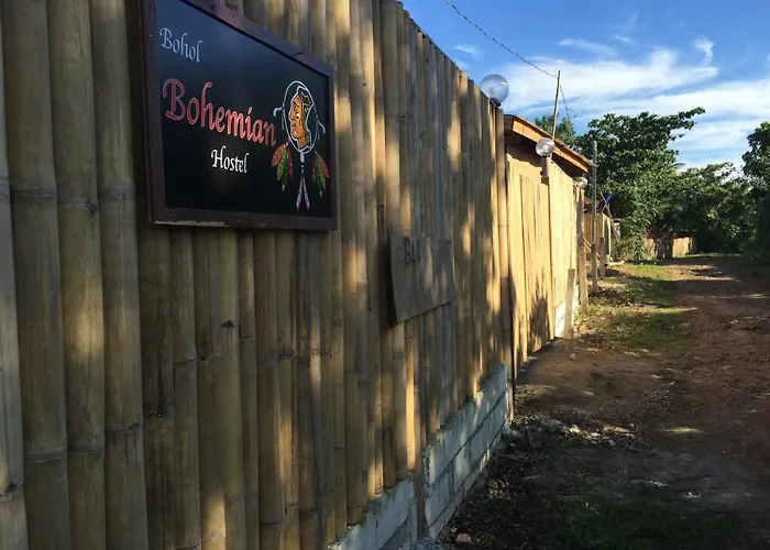 Bohemian Bohol Hostel Panglao